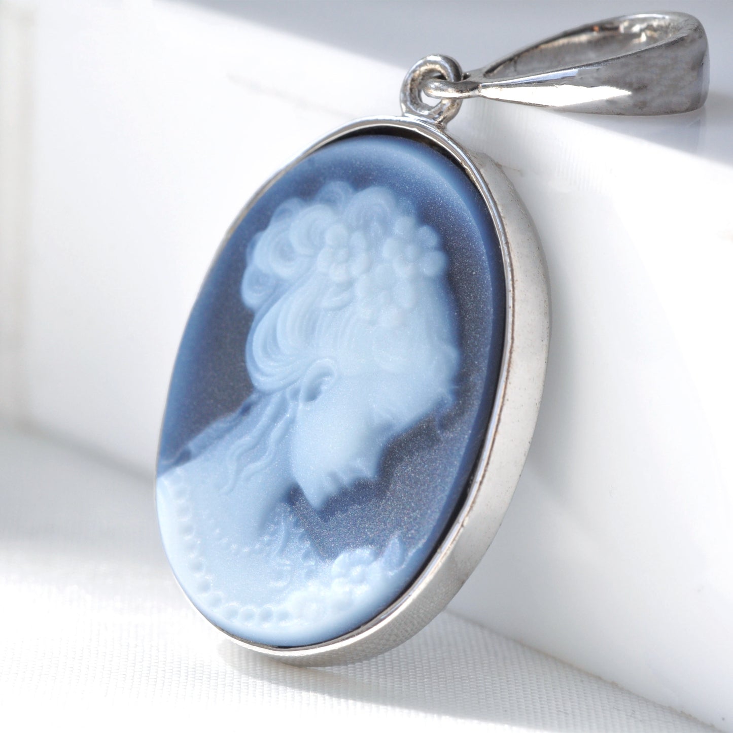 Sterling Silver Carved Lady Cameo Pendant Necklace