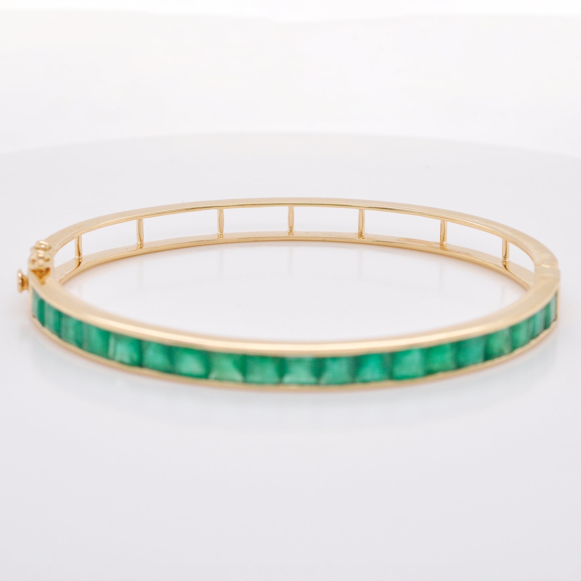 Premium emerald bracelet