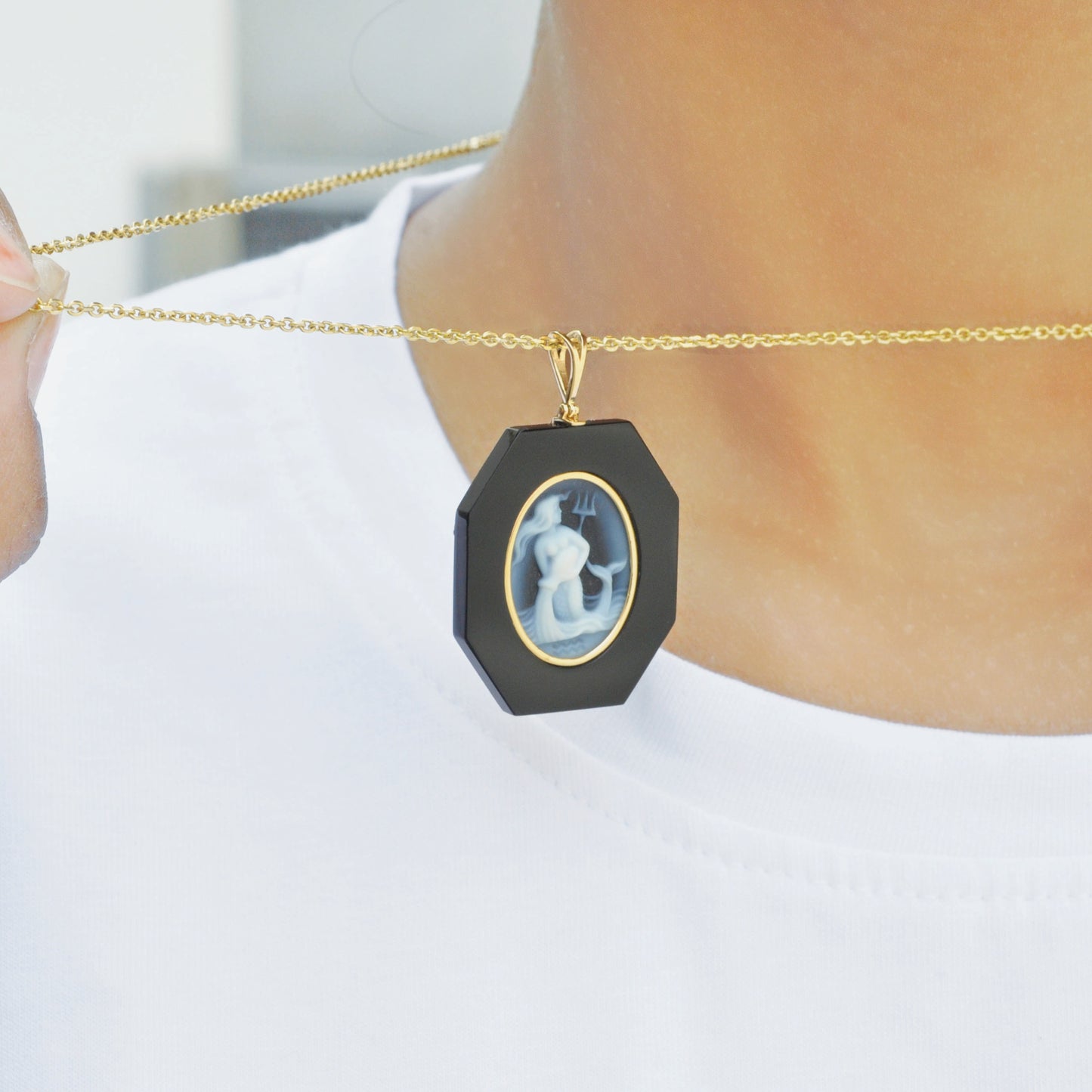 Aquarius Zodiac Agate Cameo Black Onyx Pendant Necklace