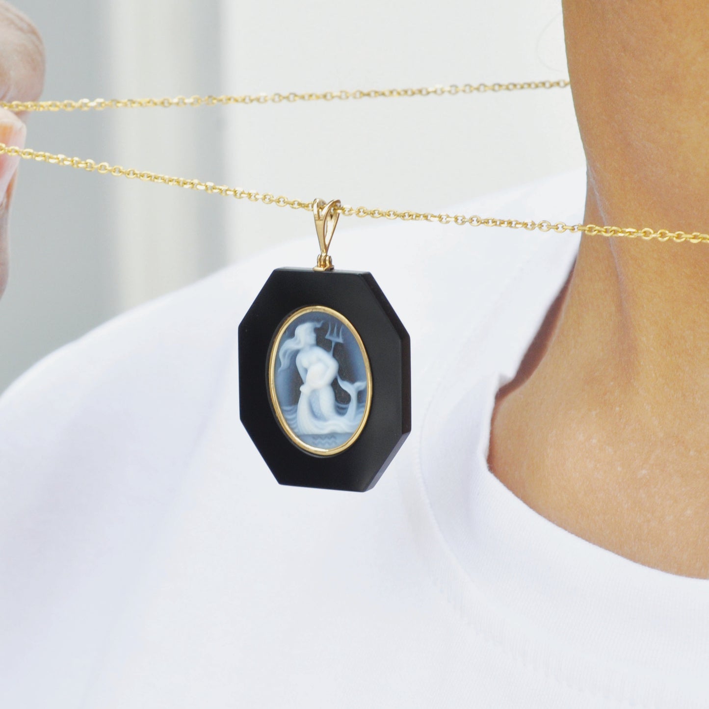 Aquarius Zodiac Agate Cameo Black Onyx Pendant Necklace