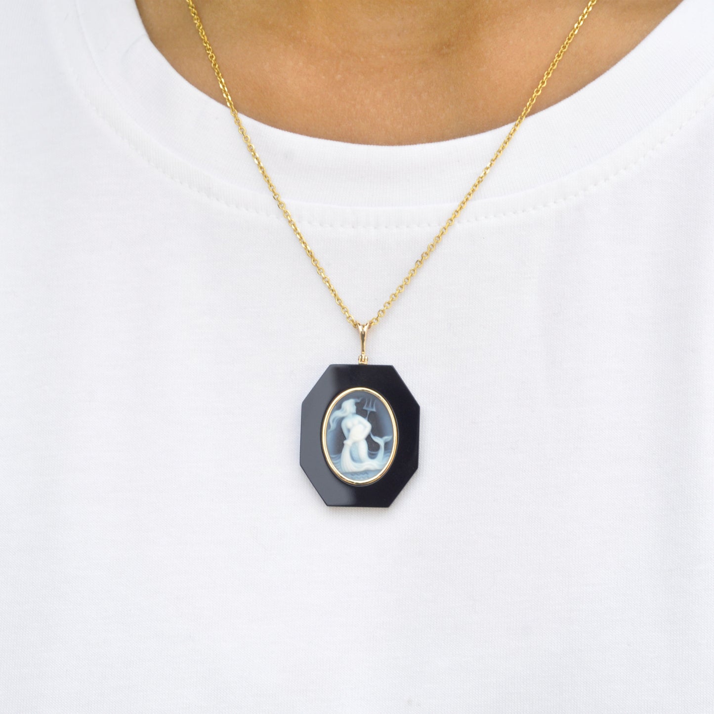 Aquarius Zodiac Agate Cameo Black Onyx Pendant Necklace