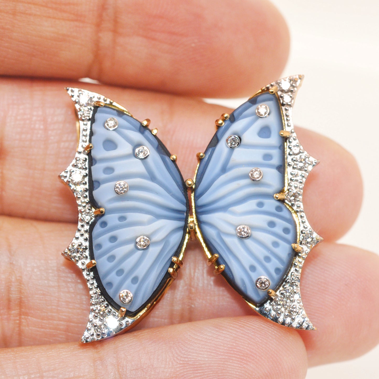 18K Gold Hand-Carved Agate Butterfly Pendant Necklace