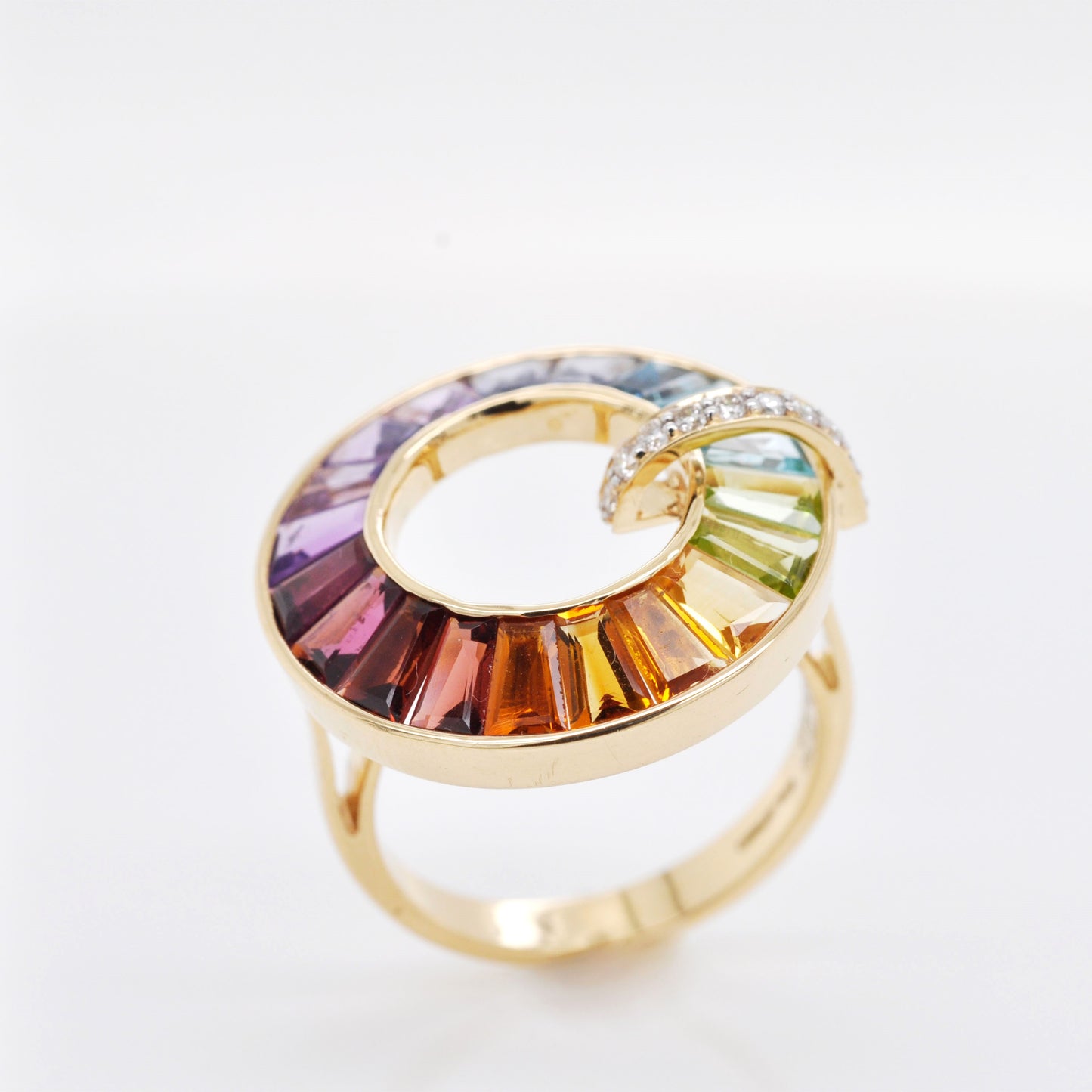 18K Gold Rainbow Baguette Gemstones Diamond Circle Ring