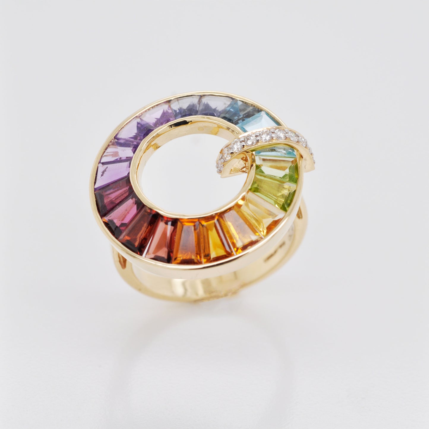 18K Gold Rainbow Baguette Gemstones Diamond Circle Ring